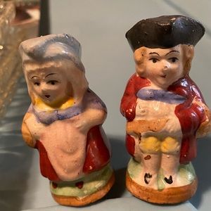 Patriotic Antique salt/pepper set